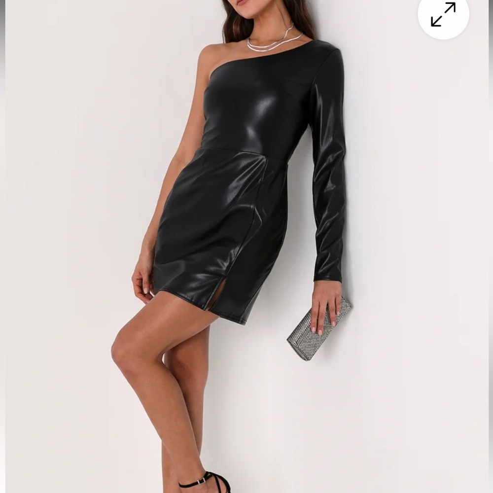 Elegant Black One-Shoulder Dress